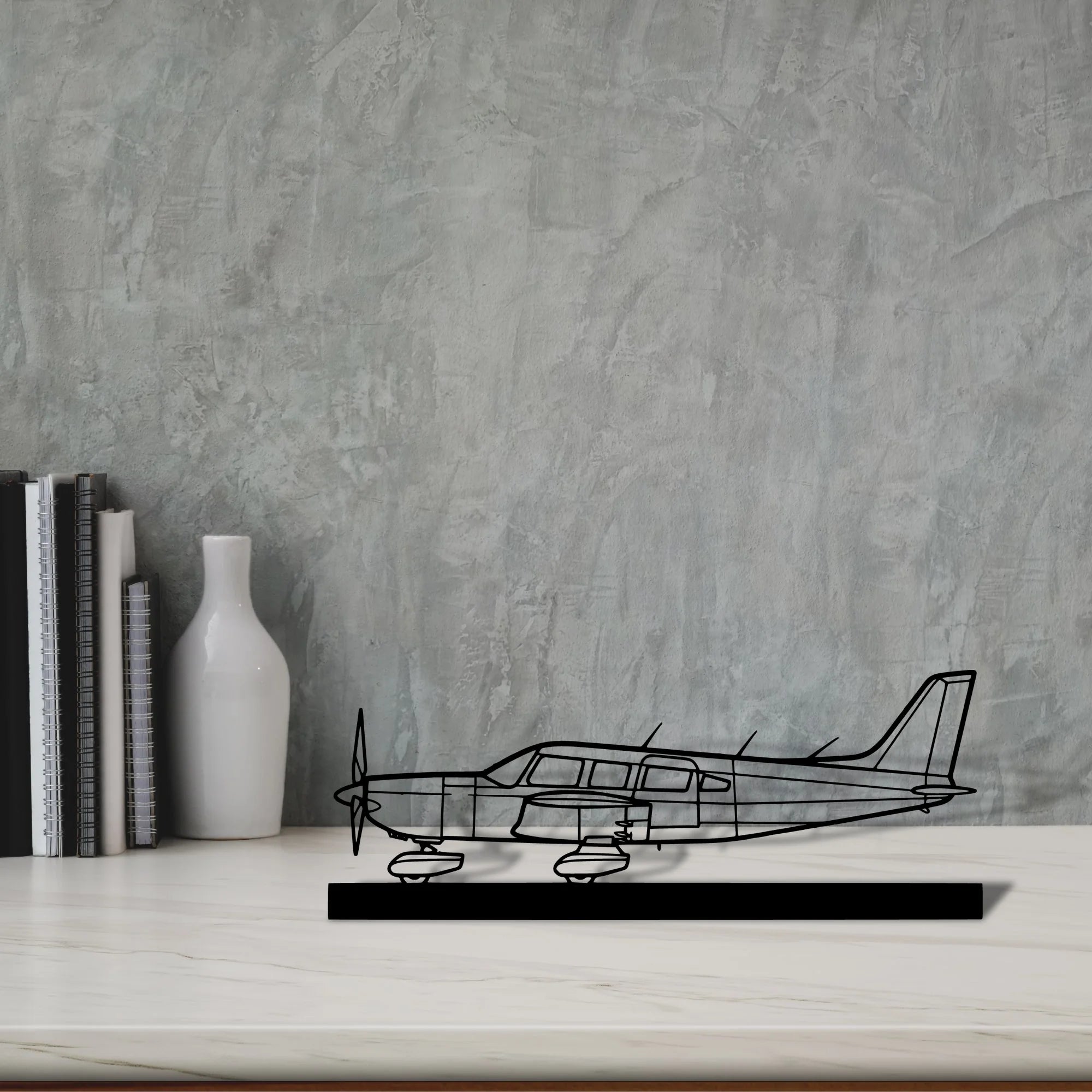 saratoga-pa-32 Silhouette Metal Art Stand - Aero Silhouette