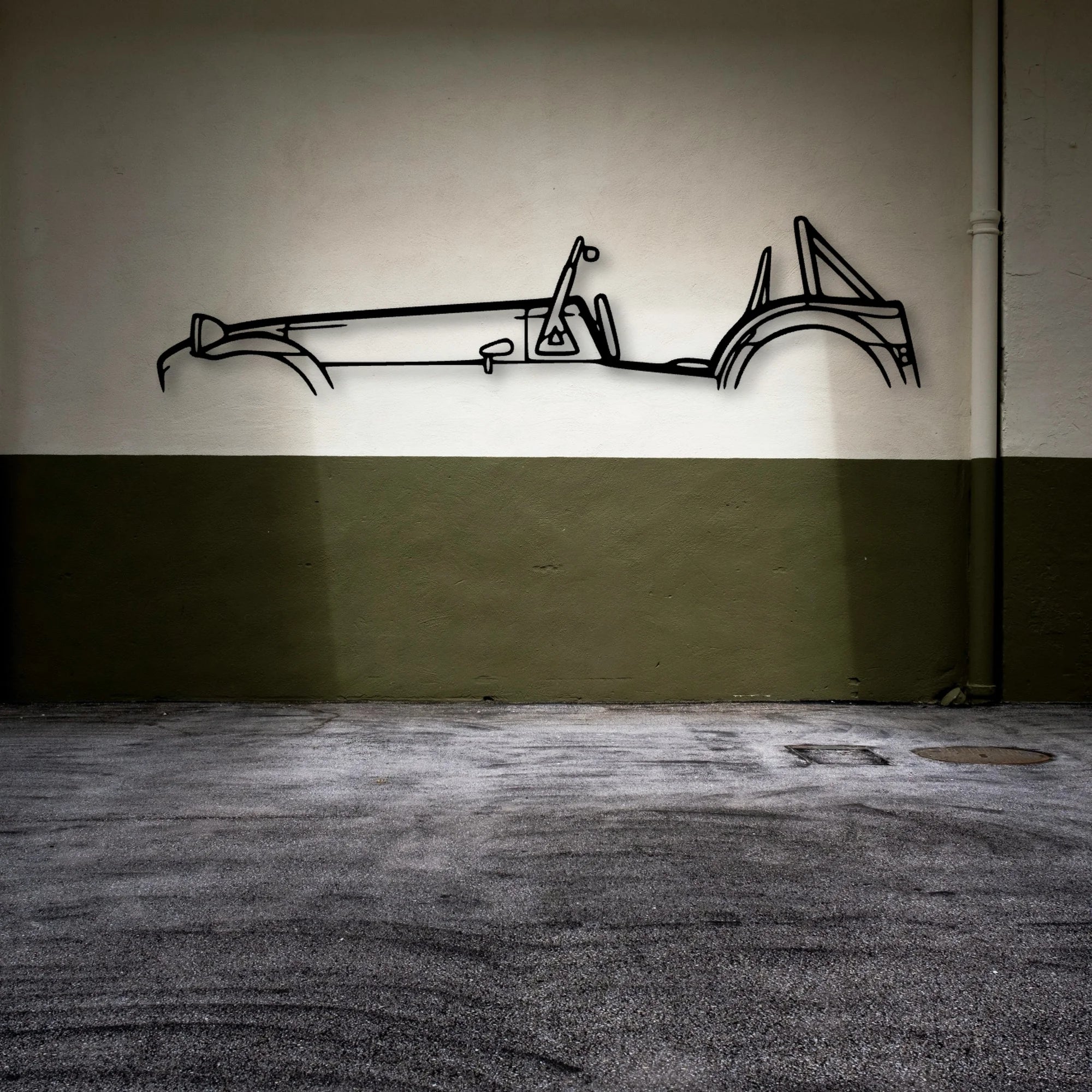 620R 2013 Classic Silhouette Metal Wall Art - Automotive Garage Decor