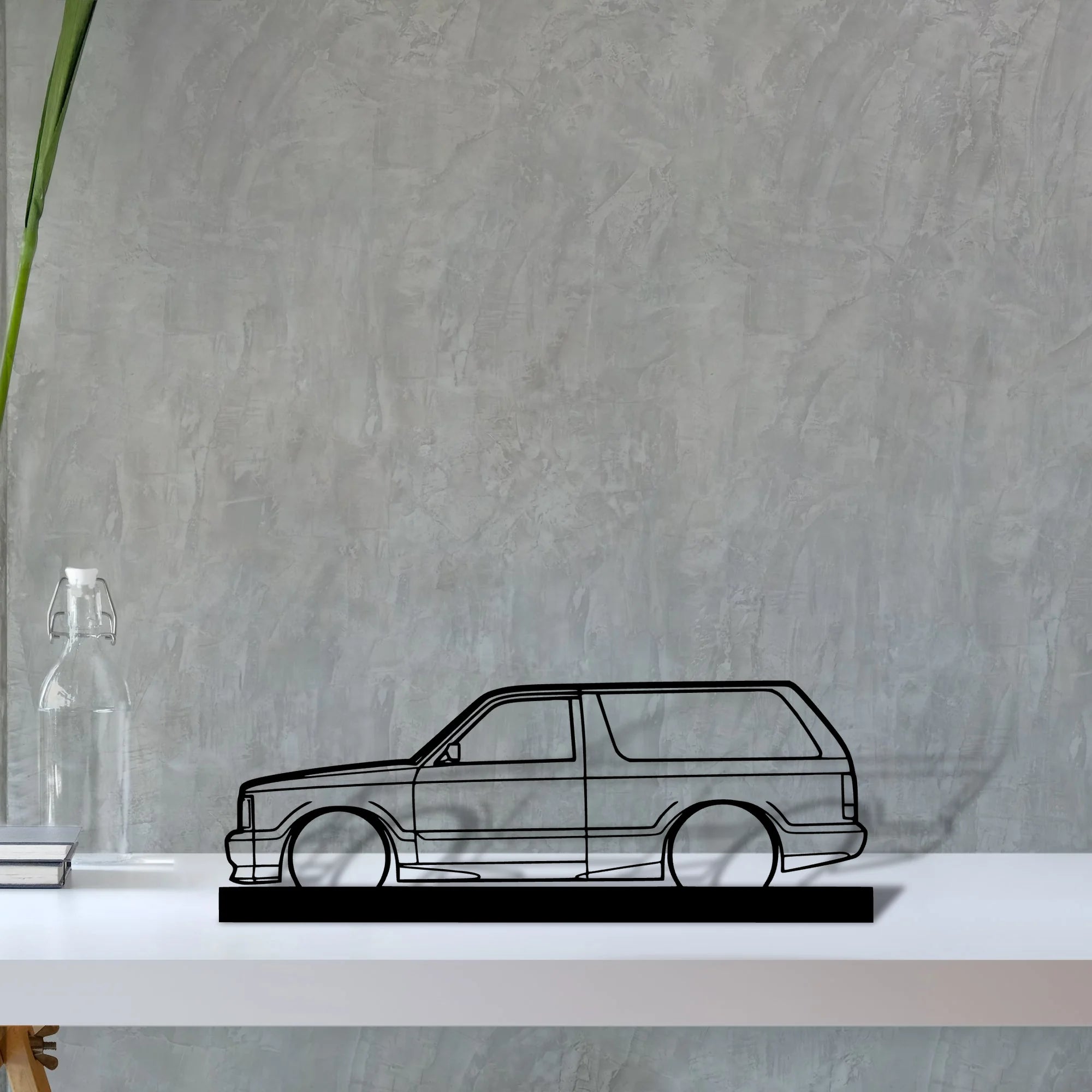 93-typ Silhouette Metal Art Stand - Aero Silhouette