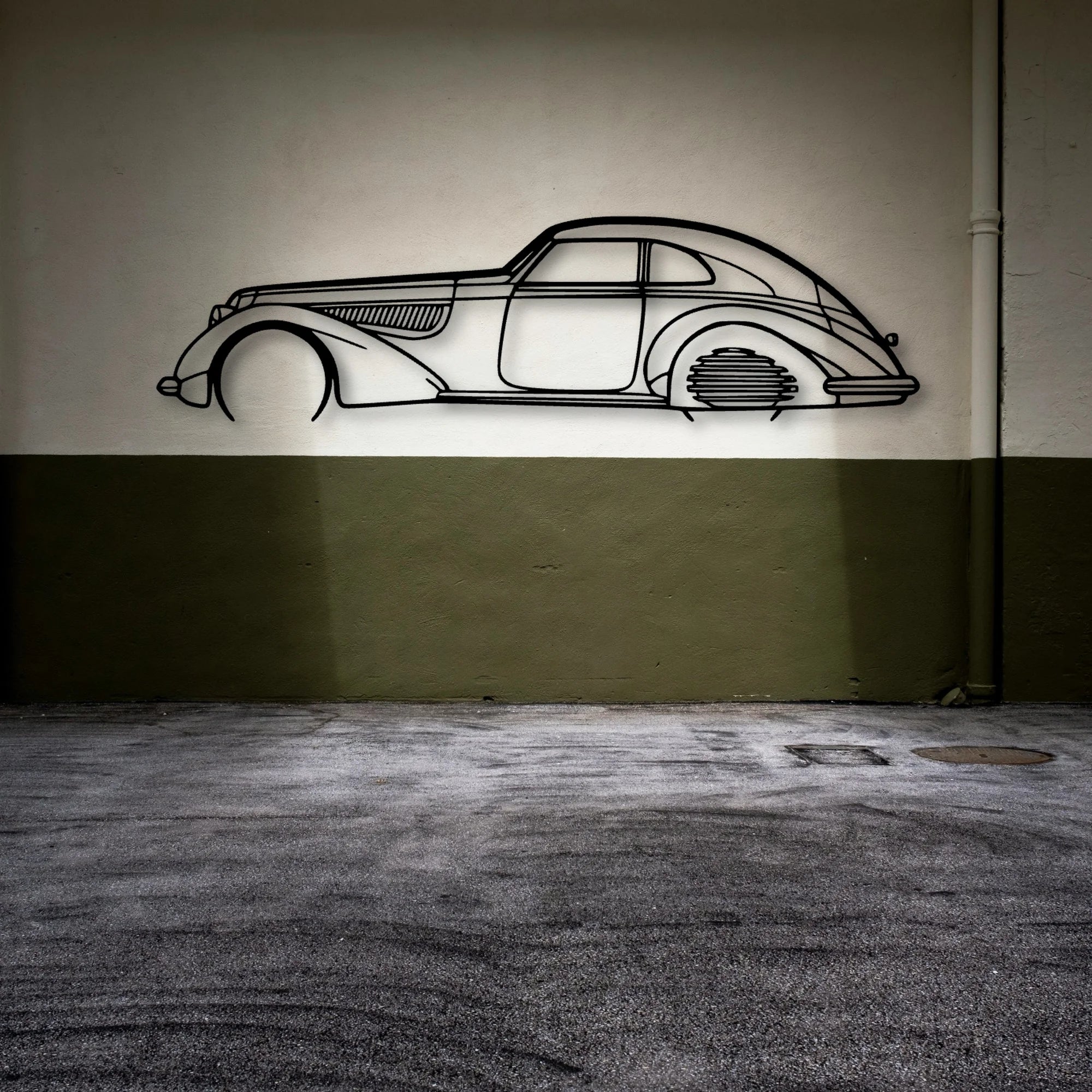 Alfa 8C 1937 Classic Silhouette Metal Wall Art - Automotive Garage Decor