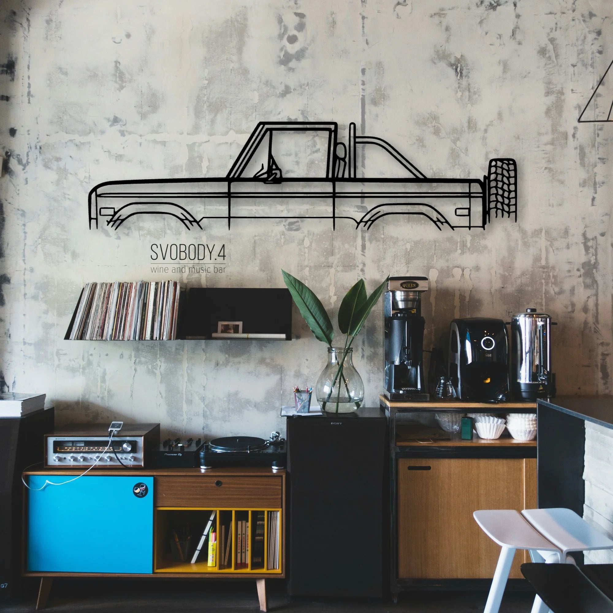 Bronco 1973 Classic Silhouette Metal Wall Art - Automotive Garage Decor