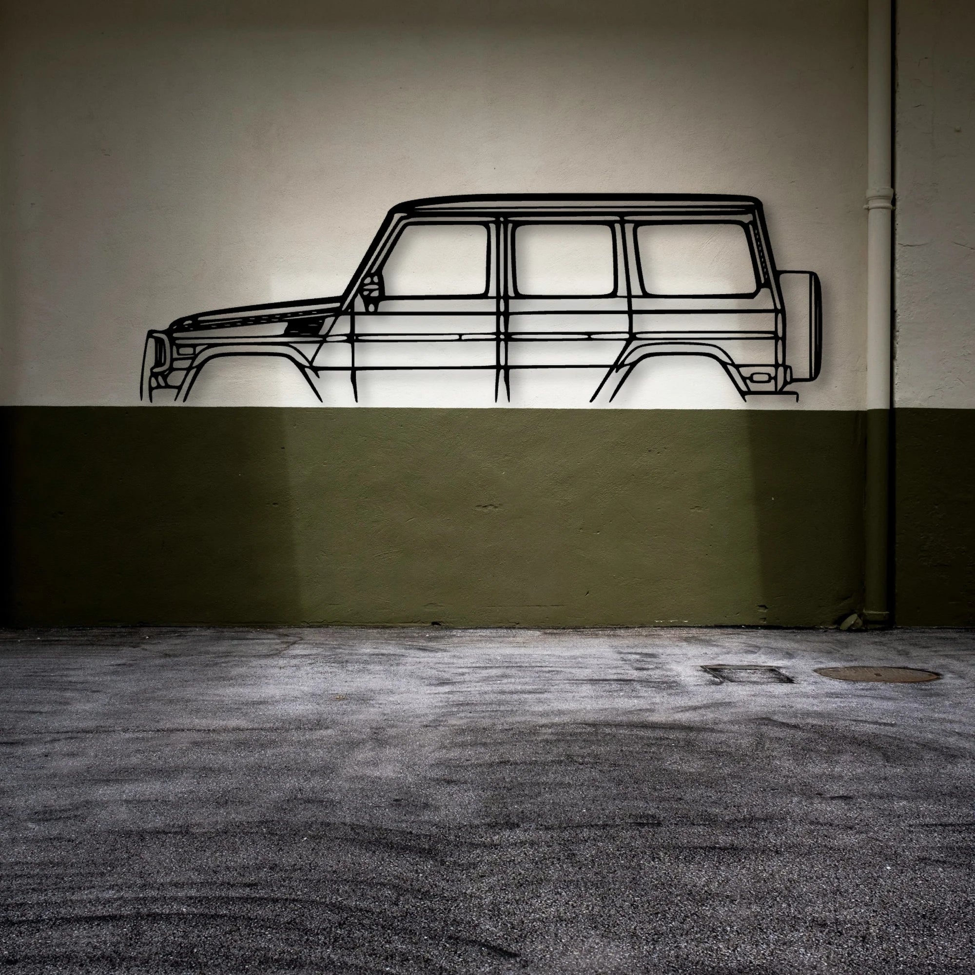 G550 2012 Classic Silhouette Metal Wall Art - Automotive Garage Decor