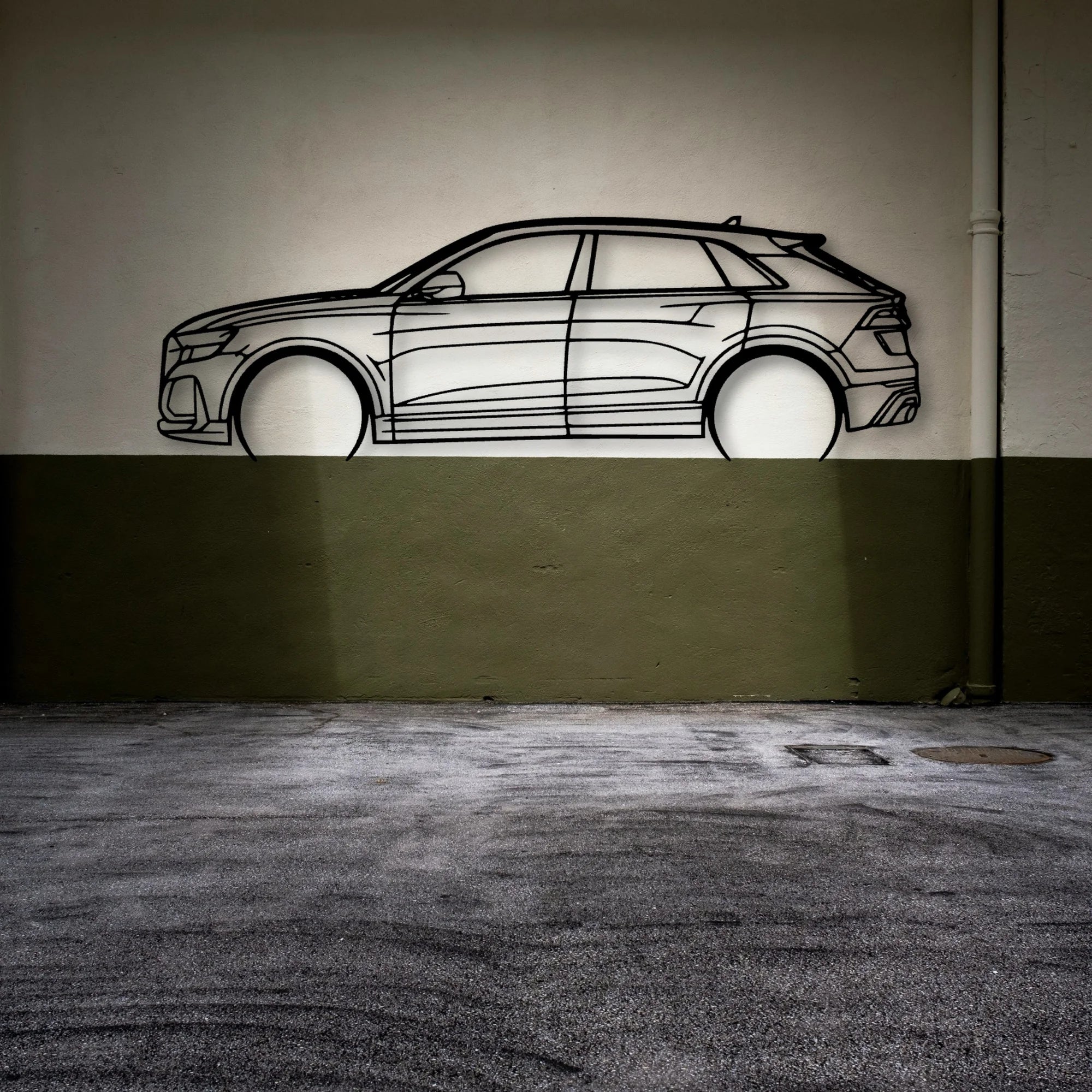 RSQ8 2022 Classic Silhouette Metal Wall Art - Automotive Garage Decor