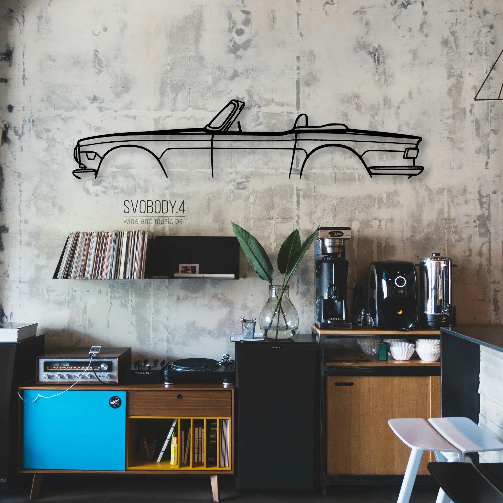 TR6 1971 Classic Silhouette Metal Wall Art - Automotive Garage Decor